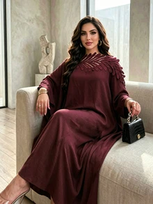 Al Najma Gaun Arab Polos dengan Panel Renda Guipure Ukuran Besar - Red Violet - View 8