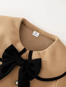 SHEIN Elladie kids 少女復古大衣，優雅時尚長袍，長袖上衣，秋冬校園風，3D蝴蝶結與雙排珍珠鈕扣 - 卡其色 - 查看 8