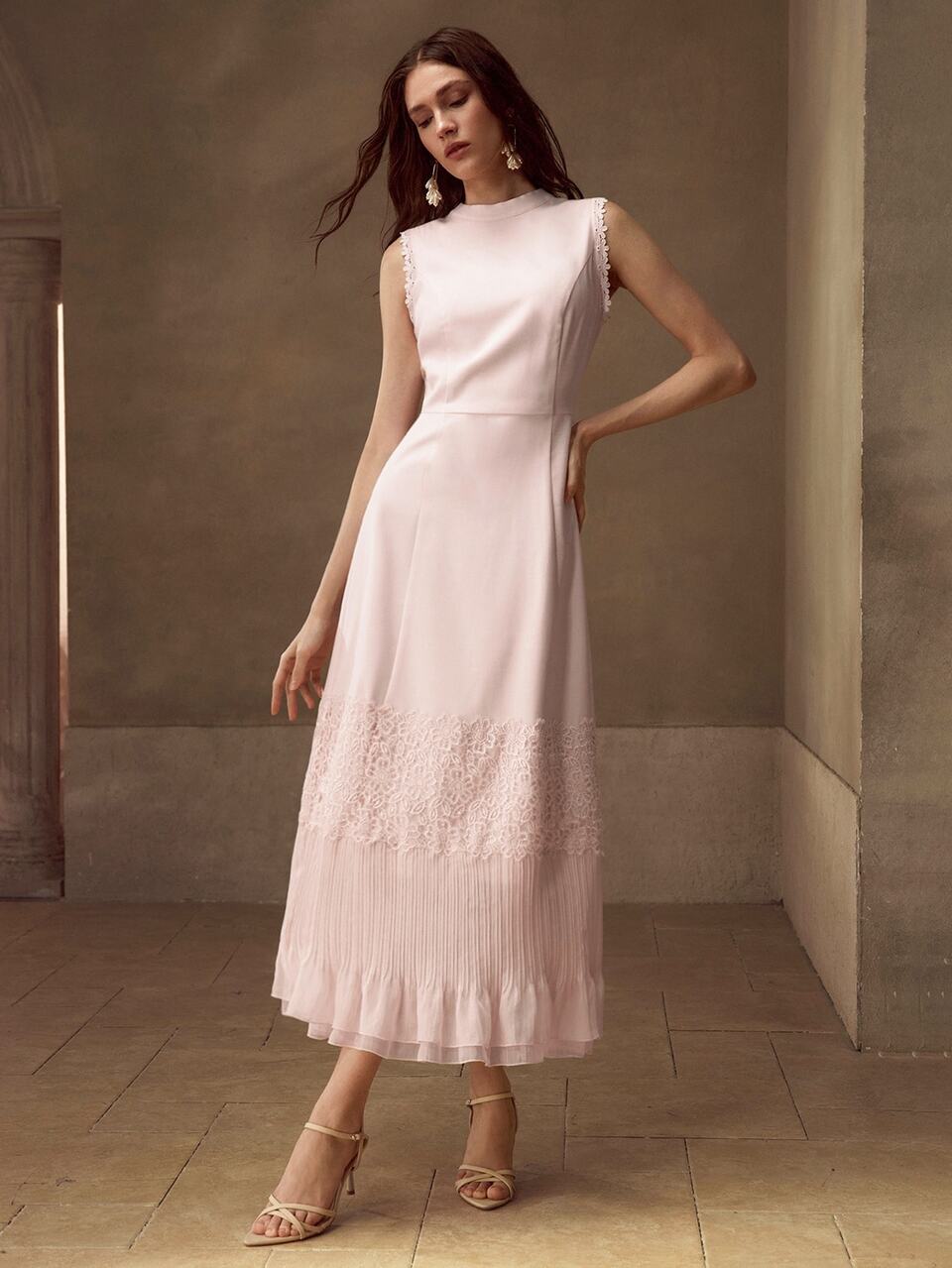 MOTF SOLID LACE PANEL PLISSE LAYERED HEM SLEEVELESS LONG DRESS