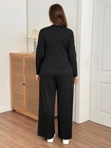 SHEIN Essnce Setelan Kasual 2 Potong untuk Wanita Ukuran Plus: Kaos Lengan Panjang Warna Polos dengan Hem Asimetris dan Celana Panjang Lebar - Hitam - View 4