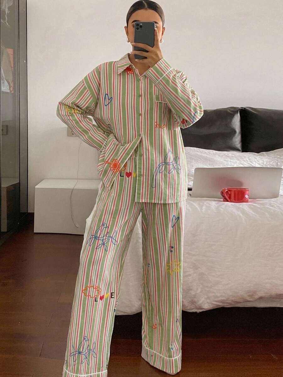 DAZY Cute Striped Graffiti Pattern Loose 2-Piece Women's Pajama Set Fall - Green - View 1