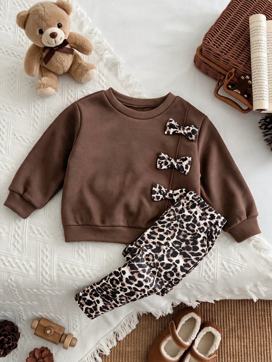 SHEIN 女嬰可愛休閒蝴蝶結豹紋運動衫與鬆緊腰長褲套裝 - 棕色 - 查看 1