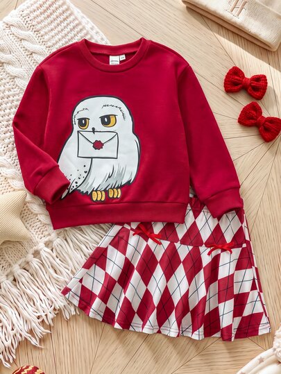 PrepCrw HARRY POTTER X SHEIN 2 Pcs Young Girls Elegant Academy Casual Exquisite Comfortable All-Match Versatile Cute Owl Hedwig Pattern Red Crew Neck Sweatshirt And Plaid Skirt Set, Suitable For Back To School, Outings, Casual Activities, Gatherings, Autumn, Winter