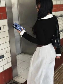 Glimmora 女式骑士印花撞色翻领长袖修身时尚上衣 - 黑色 - 查看 7