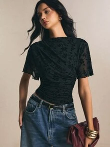 Poéselle 女款植絨花卉壓褶短袖修身T恤 - 黑色 - 查看 8