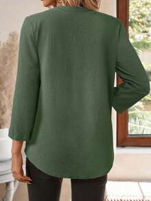 EMERY ROSE Blus Kasual Wanita Leher V, Kain Bertekstur Polos, Bahan Linen, Kancing Depan, Warna Hijau Zaitun, Blus Kantor yang Elegan - Hijau Tentara - View 5