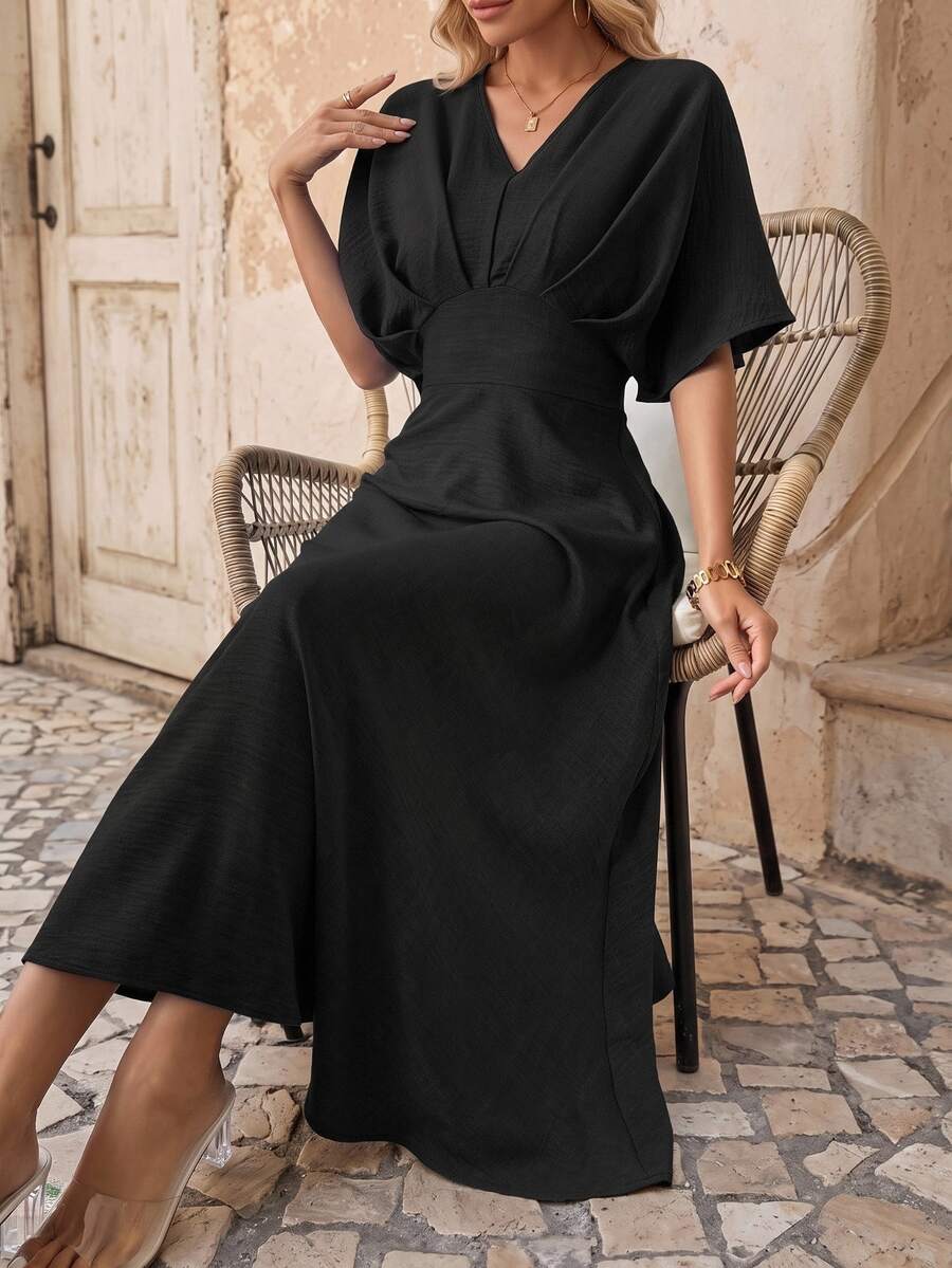 SHEIN 女士纯色简约日常短袖 V 领连衣裙长款女装 - 黑色 - 查看 1