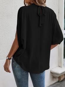 EMERY ROSE Blusa sólida con mangas tipo murciélago y cierre en la espalda - Negro - Ver 2