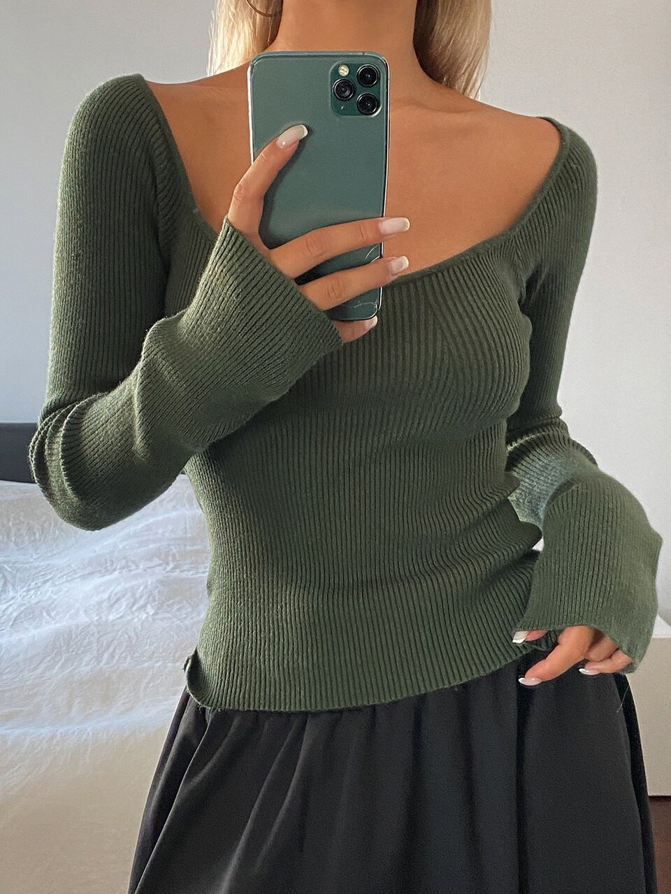 Solid Color Slim Fit Deep V-Neck Long Sleeve Elegant Sexy Knit Base Layer Sweater Top Women's Autumn/Winter