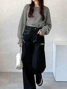 INAWLY Sweatshirt dengan Motif Garis-Garis dan Bahu Longgar - Hitam dan Putih - View 3