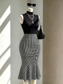 Fine & Folde Women's Houndstooth Casual Versatile Daily Skirt - Black and White - View 4