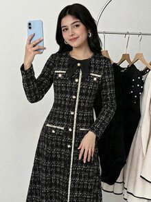 青少年女孩蝴蝶結領金屬扣長袖A字長版優雅秋季洋裝，格紋中黑色，適合休閒日常穿著，女孩套裝洋裝 - 黑色 - 查看 11