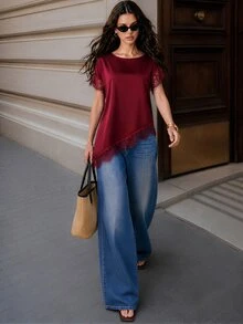 Selenza 女款緞面設計蕾絲飾邊套頭式不對稱短袖蕾絲拼接休閒極簡寬鬆通勤酒紅色襯衫T恤夏季新款 - 酒紅色 - 查看 5