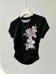 Lalippa 女款 2 件組黑色花卉印花與米色短袖抓皺 T 恤套裝，學院風夏季上衣，校園休閒穿搭，送給朋友的禮物 - 彩色 - 查看 3