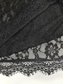 SHEIN LUNE CURVE Gaun Model Duyung dengan Lengan Bergelombang dan Leher Tinggi dengan Detail Renda Kontras untuk Pesta Halloween, Klub, Warna Hitam, Musim Gugur, Gaya Goth, Seksi - Hitam - View 4