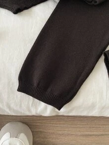 SHEIN 男嬰深棕色熊圖案提花圓領套頭毛衣套裝 秋季 柔軟中厚面料 適合可愛日系風格家庭穿搭 - 咖啡棕 - 查看 8
