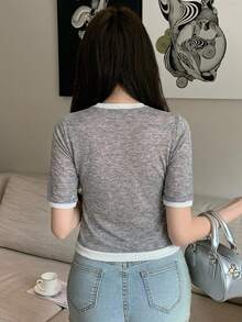 DAZY 女款拼色短袖半開襟鈕扣休閒T恤 - 灰色 - 查看 3