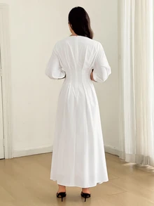 SHEIN Tall فستان طويل بلون موحد بياقة على شكل حرف V وأكمام منتفخة وطيات مطوية - أبيض - مشاهدة 2