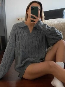 DAZY 女式 V 领粗针织毛衣，刺绣领口设计，宽松版型，秋冬 - 灰色 - 查看 1