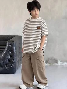 两件套儿童/青少年男童休闲条纹圆领套头短袖宽松T恤和直筒宽松口袋裤套装 - 彩色 - 查看 6