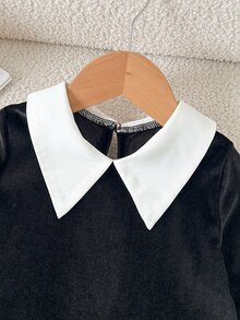 SHEIN 女童秋冬黑白拼接連衣裙，甜美可愛優雅休閒黑色對比色翻領彈性天鵝絨套頭裙，適合日常穿著、外出、上學、萬聖節、聖誕節等多種場合 - 黑與白 - 查看 4