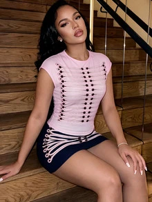 Zolique Setelan Bergaya Istana dengan Motif Renda, Atasan Lengan Pendek Seksi & Rok Mini Bodycon Pinggang Tinggi 2 Potong - MultiWarna - View 4