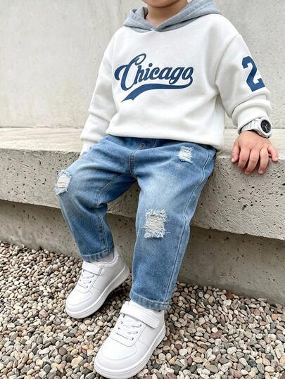 SHEIN Bubblio Conjunto de 2 piezas para niños y niñas jóvenes, sudadera con capucha de manga larga con forro polar grueso y patchwork blanco, y jeans de mezclilla para otoño