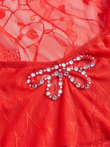 SHEIN X KeniaOs SHEIN ICON 水钻蝴蝶图案镂空前蕾丝短款 T 恤 - 紅色 - 查看 4