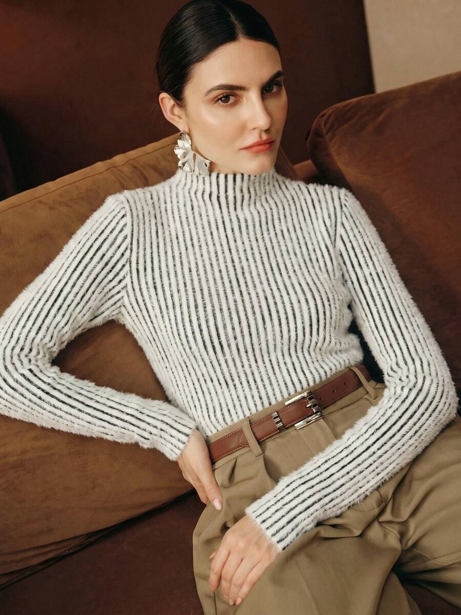 Anewsta Atasan Leher Tinggi Berbulu Motif Garis Vertikal Hitam Putih Modern, Lapisan Dasar Rajut Lengan Panjang Pas Badan - Hitam dan Putih - View 1