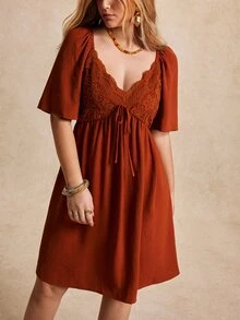 Écloséra Curve 女款大尺碼純色夏季V領鏤空蕾絲拼接喇叭袖鬆緊腰波希米亞風復古感恩節迷你洋裝 棕色 - 棕色 - 查看 6