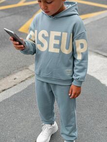 SHEIN 2件組兒童青少年男孩休閒學院風藍色字母圖案秋季連帽衛衣與藍色慢跑運動長褲套裝，直筒褲腿，日常穿著，運動 - 淺藍色 - 查看 6