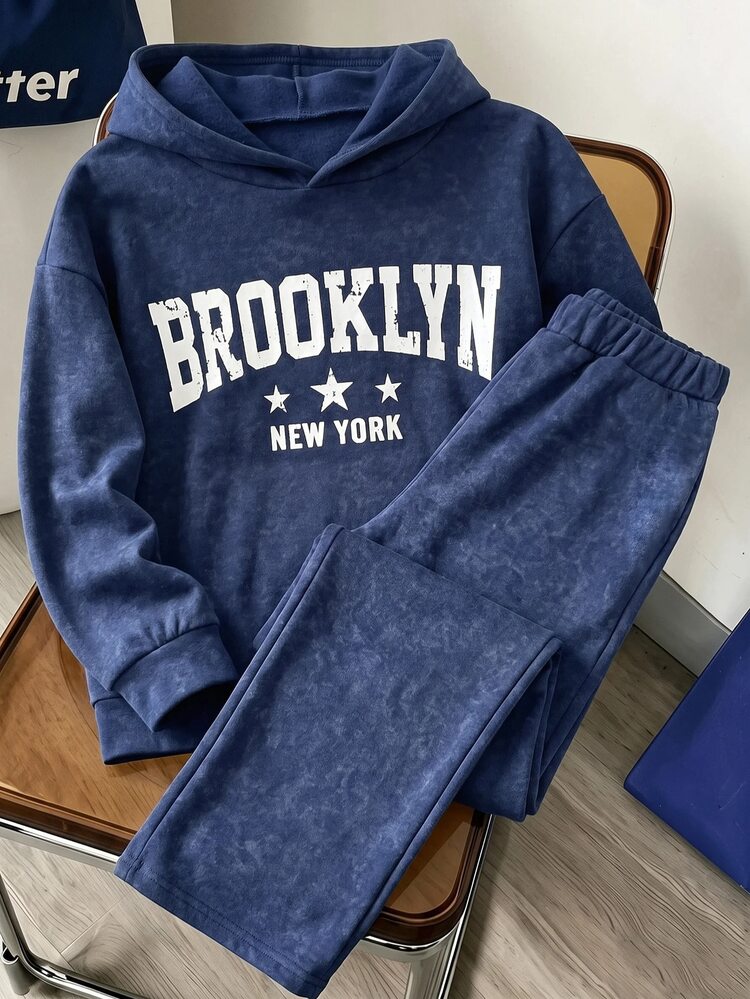 SHEIN Little Byeori 2pcs Young Boys Casual Streetwear Korean Style Snowflake Print Hoodie Long Sleeve Sweatshirt And Solid Color Elastic Waist Sweatpants Set, Suitable For Back To School, Birthday, Baby Shower, Holiday Party, Autumn/Winter - Black - View 3