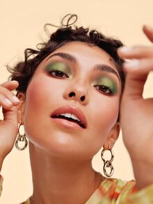 SHEGLAM Forever Feather 眼影盤 品牌美妝化妝品 適合女士與女孩 - Forever Feather - 查看 4