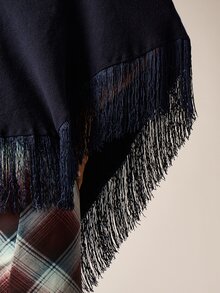 AiiRZ Atasan Poncho Rajut Asimetris Satu Bahu dengan Lengan Kelelawar, Model Cape dengan Hiasan Rumbai Warna Navy, Gaya Boho Musim Gugur dan Musim Dingin. - Biru - View 4
