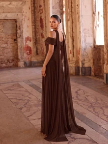 Glamrae Elegant Gray Minimalist Off-Shoulder Ruched Asymmetric A-Line High Slit Dress, Suitable For Weddings, Formal Events, Galas, And Cocktail Parties - Brown - View 3