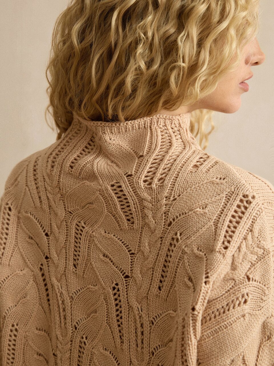 MOTF WOOL CABLE KNIT TURTLENECK SWEATER