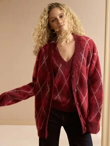 MOTF PREMIUM SET 2 POTONG SWEATER, ROMPI, DAN CARDIGAN MOTIF ARGYLE MERAH - Merah - View 5