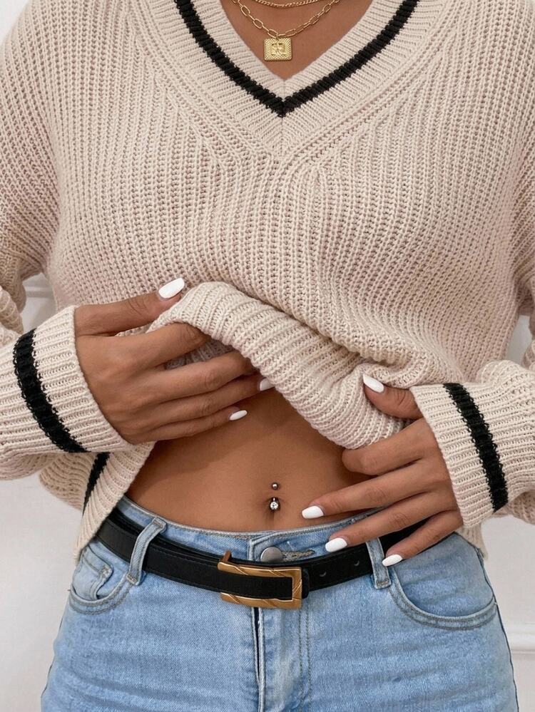SHEIN كنزة نسائية كاجوال فضفاضة بأكمام طويلة وكتف منسدل وياقة على شكل حرف V بتصميم كتل لونية - بيج - مشاهدة 6