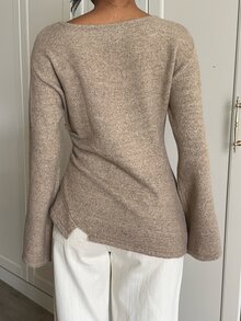 Aloruh Atasan Rajut Lengan Panjang Minimalis dan Nyaman untuk Perjalanan Musim Gugur/Musim Dingin - Sweater Lapisan Dasar Berwarna Aprikot Elegan dengan Hem Asimetris - Khaki - View 3