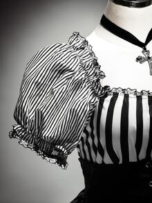SHEIN ICON Plus Size Retro Sexy Millennial Style Y2K Lolita Cute  Gothic Halloween Outfit Black And White Striped Patchwork Ruffled Puff Sleeve Little Dress - Black and White - View 5