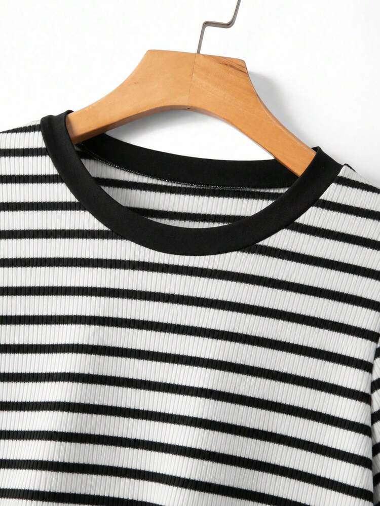 GlowEve CURVE Spring Summer Autumn Round Neck Short Sleeve Black And White Striped Textured Comfortable Fabric Elastic Waist Long Length Plus Size 2pcs Set Vacation - Black and White - View 5