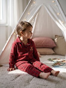 2件組 秋冬女童幼兒居家服 INS風 時尚復古紅色格紋 精緻可愛熊口袋刺繡 休閒舒適翻領開襟針織外套長袖褲套裝 - 紅色 - 查看 1