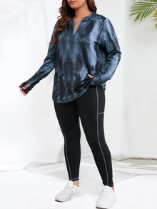 SHEIN Rhythm Era 大码扎染缺口领运动 T 恤和领口运动 T 恤和紧身裤健身女套装 - 彩色 - 查看 4