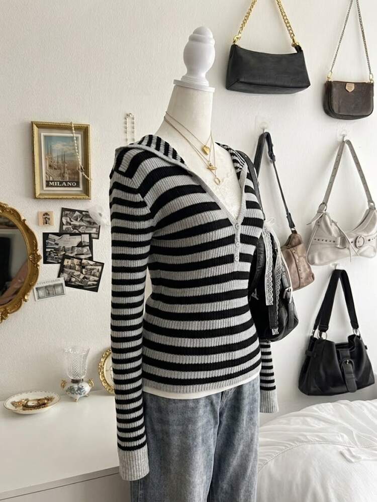 Lalippa Atasan Rajut Minimalis Elegan untuk Wanita dengan Motif Garis-Garis dan Blok Warna, Kancing Setengah. - Hitam dan Putih - View 5