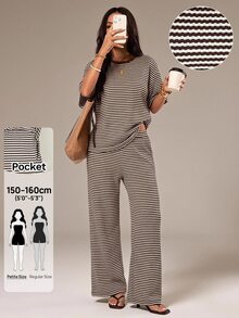 SHEIN PETITE Setelan 2 Potong Wanita Serbaguna: Kaos Lengan Pendek Kerah Bulat dan Celana Panjang dengan Desain Blok Warna - MultiWarna - View 2