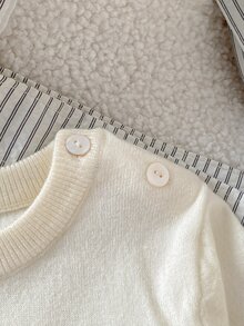 SHEIN 嬰兒/幼兒(男孩)卡其色熊刺繡線條縫線套頭長袖毛衣，適合秋冬穿著，可搭配棉襖內穿或單穿 - 卡其色 - 查看 7