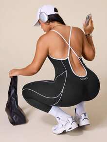 SHEIN Rhythm Era بدلة رياضية نسائية مقاس كبير بدون خياطة تبرز المؤخرة وترفعها - أبيض وأسود - مشاهدة 9