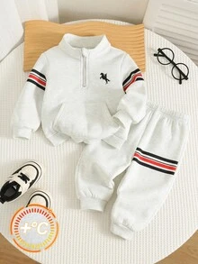 SHEIN 男女嬰幼兒 2件組 秋冬保暖內裡加厚可愛學院風立領運動衫套裝，嬰兒冬季服飾運動服，聖誕 - 淺灰色 - 查看 3