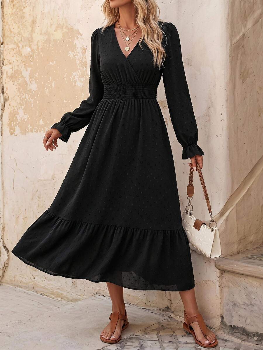 EMERY ROSE Vestido largo con escote en V, cintura elástica y bajo con volantes - Outfit para mujer de un solo color - Negro - Ver 1
