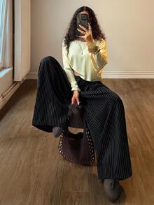 Muchica Celana Panjang Wanita Model Lengkung dengan Motif Salib dan Slogan Garis Hitam - Hitam - View 6